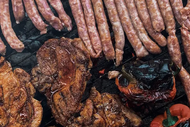 Throwing the Perfect Texas-Style Apartment BBQ Party