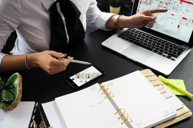 DIY vs. Hiring a Realtor